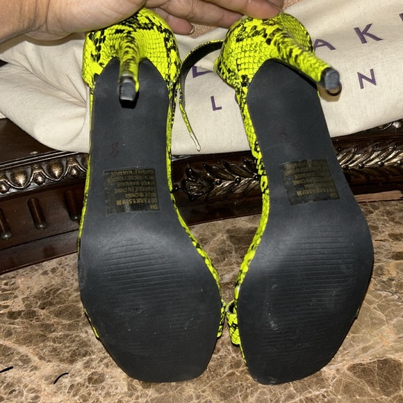 Pretty heels in the shade of electric green - Picture 4 of 4